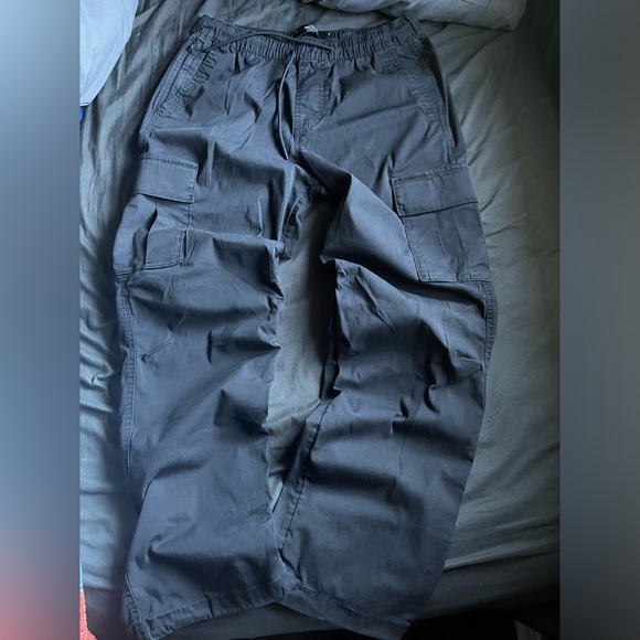 Straight leg hollister parachute pants - Picture 2 of 3